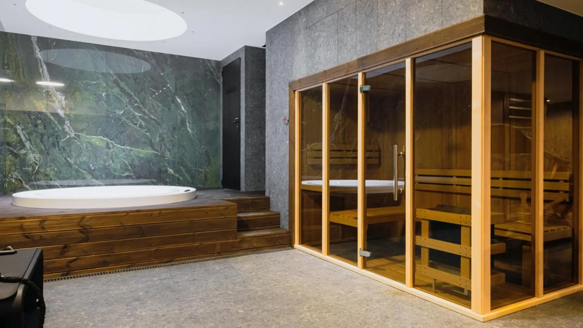 Easylife - Spa E Terrazza A Pochi Passi Dal Duomo Milan 0*,  Italy